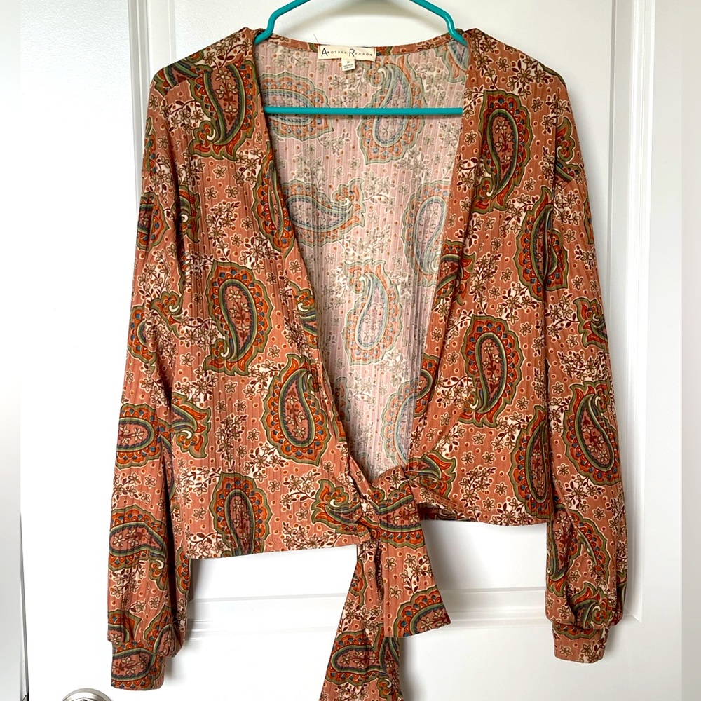 NWT Paisley Crop Top Tie Blouse